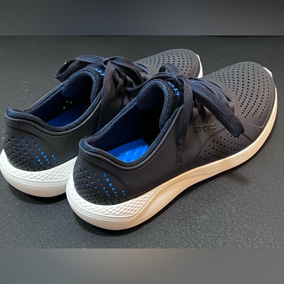 Crocs LiteRide Pacer SZ 11 - Picture 3 of 7